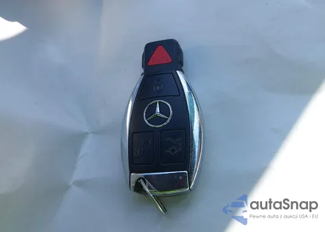 2016 Mercedes-Benz C 300 4Matic/Luxury 4Matic/Sport 4Matic z USA, uszkodzony, nr VIN 55SWF4KB8GU158174